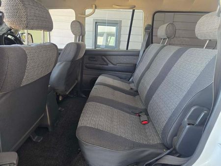 1993-Toyota-Land-Cruiser-80-45-GX-Station-Wagon_13