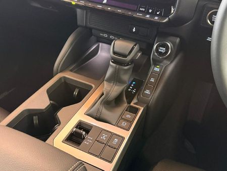 2026-Toyota-Land-Cruiser-Prado-TX-28GD-Auto_17