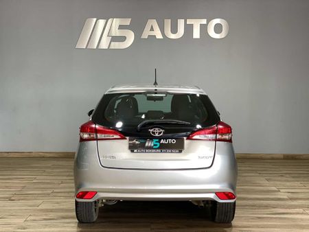 2018-Toyota-Yaris-15-XS-Auto-5-dr_4