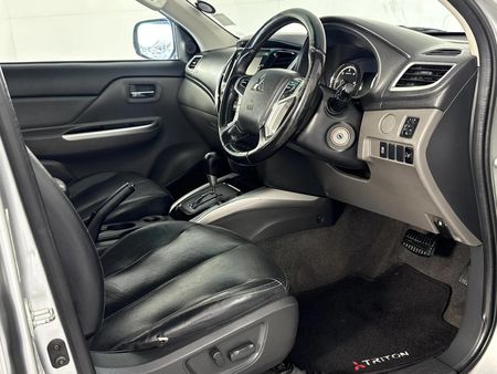 2018-Mitsubishi-Triton-24-Di-Dc-Auto-Double-Cab_9