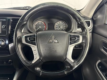 2018-Mitsubishi-Triton-24-Di-Dc-Auto-Double-Cab_12