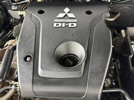 2018-Mitsubishi-Triton-24-Di-Dc-Auto-Double-Cab_14