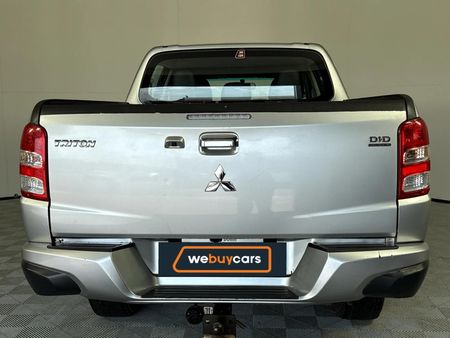 2018-Mitsubishi-Triton-24-Di-Dc-Auto-Double-Cab_18