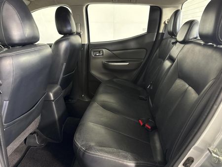 2018-Mitsubishi-Triton-24-Di-Dc-Auto-Double-Cab_3