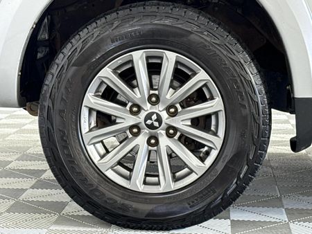 2018-Mitsubishi-Triton-24-Di-Dc-Auto-Double-Cab_4