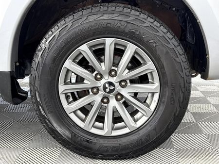 2018-Mitsubishi-Triton-24-Di-Dc-Auto-Double-Cab_5