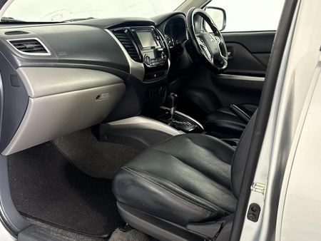 2018-Mitsubishi-Triton-24-Di-Dc-Auto-Double-Cab_8