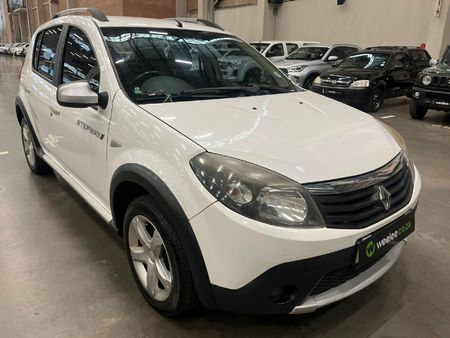 2013-Renault-Sandero-16-Stepway_0