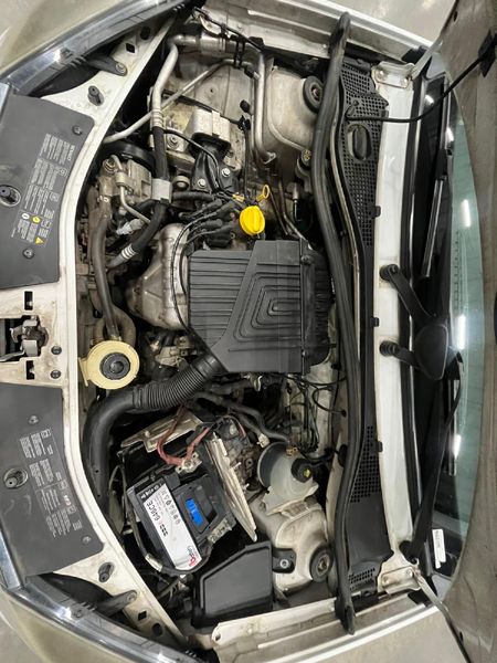 2013-Renault-Sandero-16-Stepway_9