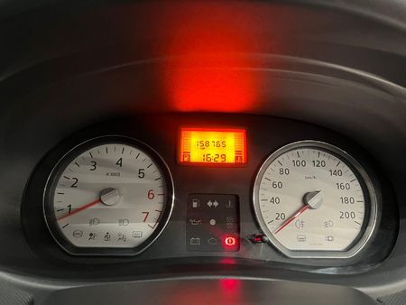 2013-Renault-Sandero-16-Stepway_10