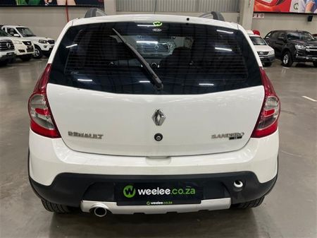 2013-Renault-Sandero-16-Stepway_5