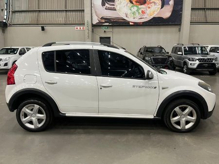 2013-Renault-Sandero-16-Stepway_7