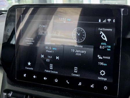 2026-Toyota-Urban-Cruiser-15-XR-Auto_9