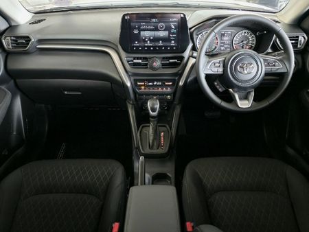 2026-Toyota-Urban-Cruiser-15-XR-Auto_5