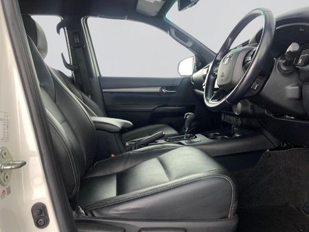 2021-Toyota-Hilux-28-GD-6-Raised-Body-Legend-Auto-Double-Cab_13