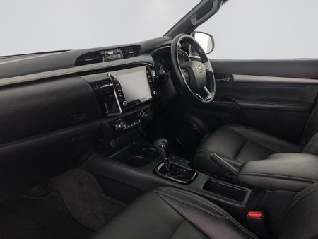 2021-Toyota-Hilux-28-GD-6-Raised-Body-Legend-Auto-Double-Cab_14