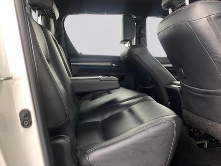 2021-Toyota-Hilux-28-GD-6-Raised-Body-Legend-Auto-Double-Cab_15
