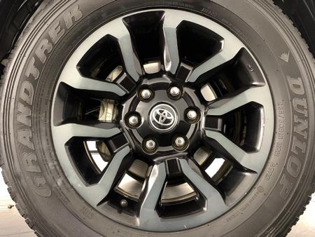 2021-Toyota-Hilux-28-GD-6-Raised-Body-Legend-Auto-Double-Cab_17