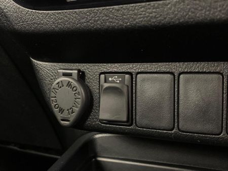 2021-Toyota-Hilux-28-GD-6-Raised-Body-Legend-Auto-Double-Cab_5