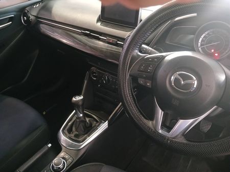 2017-Mazda-2-15-Dynamic-5-dr_9