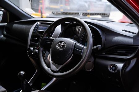 2019-Toyota-Yaris-15-XI-5-dr_9