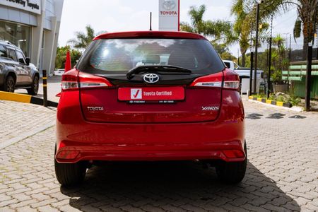 2019-Toyota-Yaris-15-XI-5-dr_5