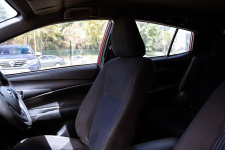 2019-Toyota-Yaris-15-XI-5-dr_6