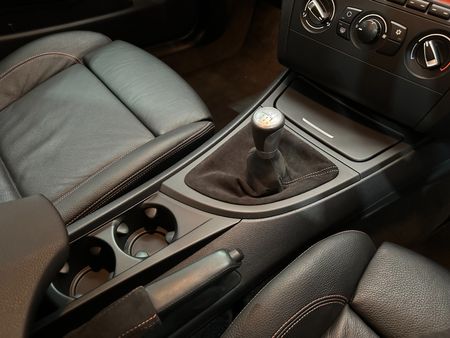 2011-BMW-1-Series-1M-Coupe_9