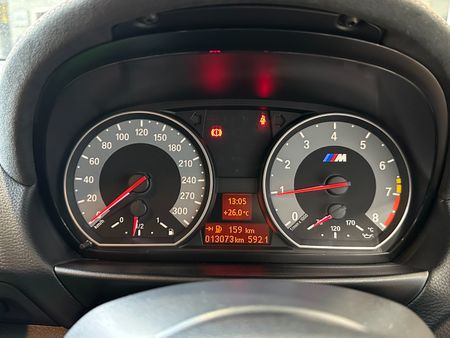 2011-BMW-1-Series-1M-Coupe_10