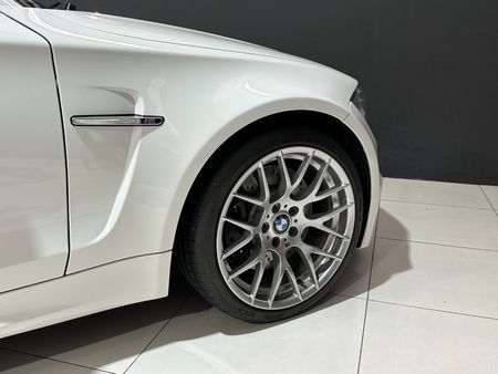2011-BMW-1-Series-1M-Coupe_15