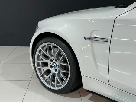 2011-BMW-1-Series-1M-Coupe_16
