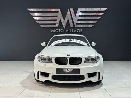 2011-BMW-1-Series-1M-Coupe_1