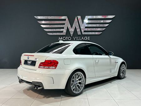 2011-BMW-1-Series-1M-Coupe_5