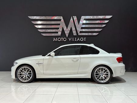 2011-BMW-1-Series-1M-Coupe_6