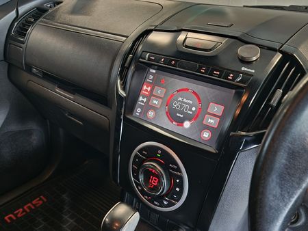 2021-Isuzu-D-Max-300-LX-4x4-Auto-Double-Cab_13