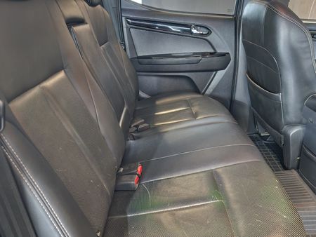 2021-Isuzu-D-Max-300-LX-4x4-Auto-Double-Cab_14