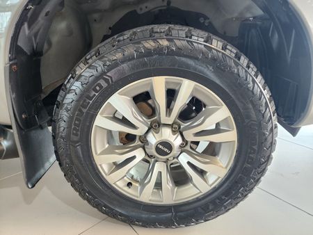 2021-Isuzu-D-Max-300-LX-4x4-Auto-Double-Cab_3
