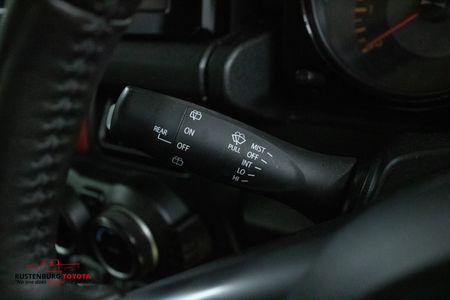 2023-Suzuki-Jimny-15-GLX_10