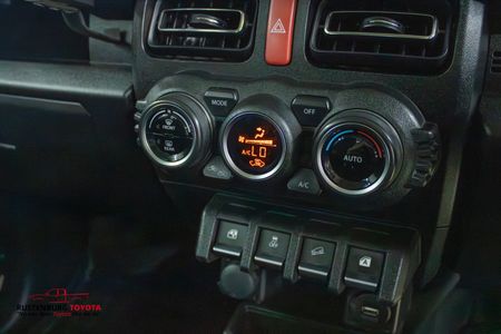 2023-Suzuki-Jimny-15-GLX_15
