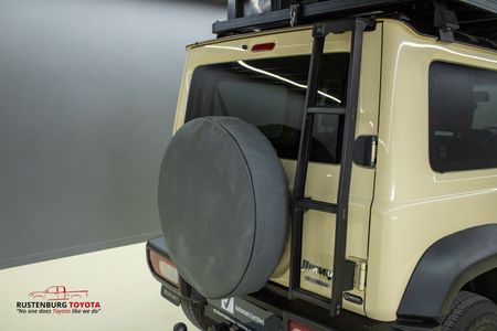 2023-Suzuki-Jimny-15-GLX_27