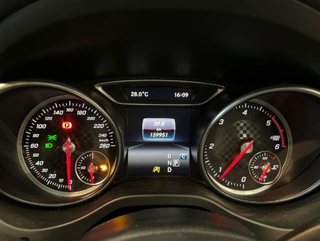 2017-Mercedes-Benz-A-Class-A-220d-Urban-Auto_10