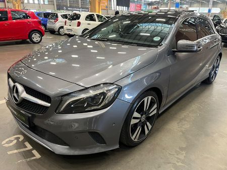 2017-Mercedes-Benz-A-Class-A-220d-Urban-Auto_6