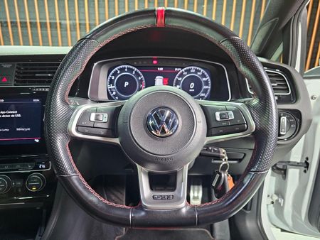 2020-Volkswagen-Golf-VII-GTI-20-TSI-Auto-TCR_10