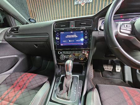 2020-Volkswagen-Golf-VII-GTI-20-TSI-Auto-TCR_14