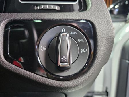 2020-Volkswagen-Golf-VII-GTI-20-TSI-Auto-TCR_15