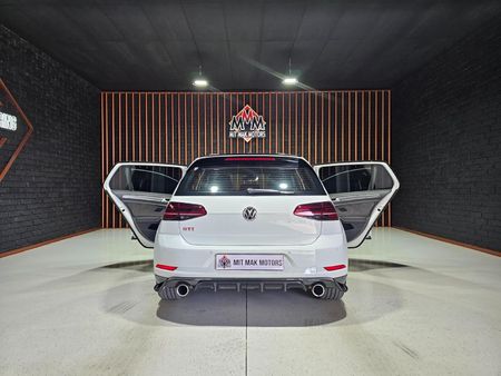 2020-Volkswagen-Golf-VII-GTI-20-TSI-Auto-TCR_24