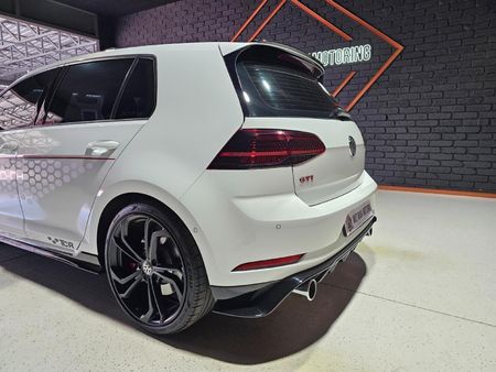 2020-Volkswagen-Golf-VII-GTI-20-TSI-Auto-TCR_28