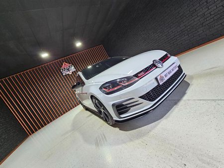 2020-Volkswagen-Golf-VII-GTI-20-TSI-Auto-TCR_5