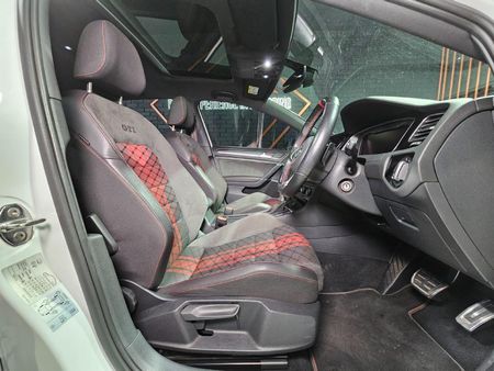 2020-Volkswagen-Golf-VII-GTI-20-TSI-Auto-TCR_8