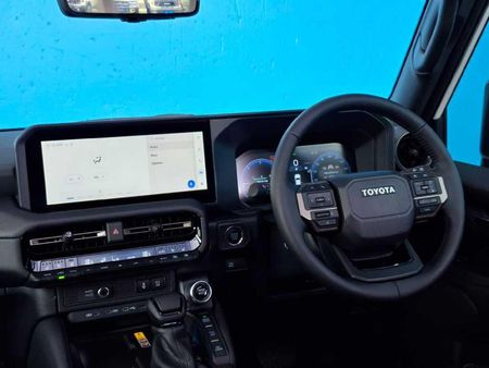 2025-Toyota-Land-Cruiser-Prado-VX-R-28GD-Auto_13